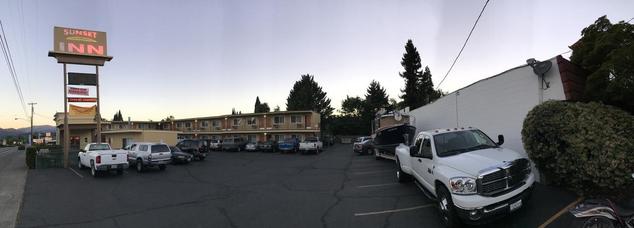 Sunset 2* Grants Pass