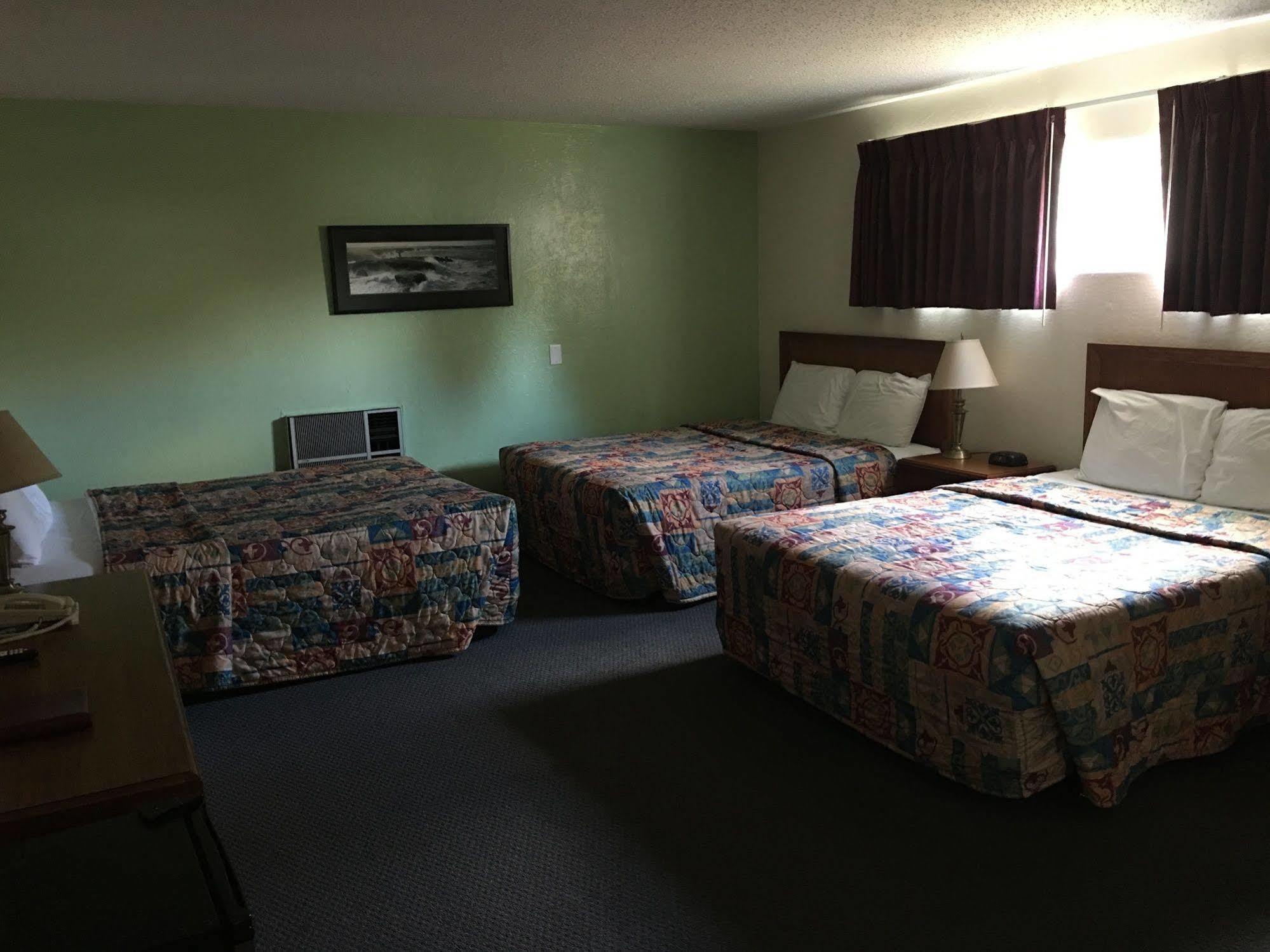 Sunset Motel 2*
